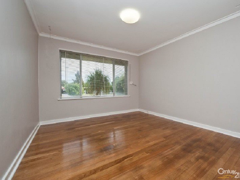 32 Wavelea Street, Safety Bay WA 6169