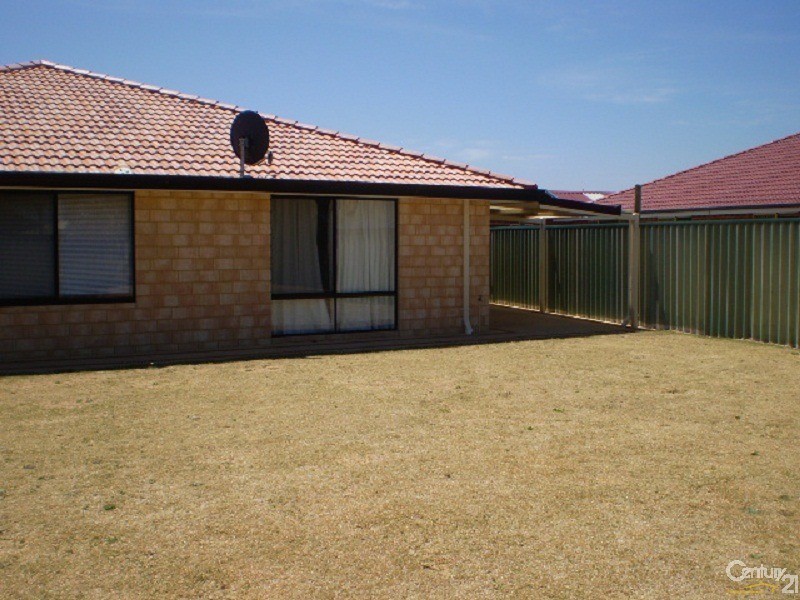 10 Caldera Way, Port Kennedy WA 6172