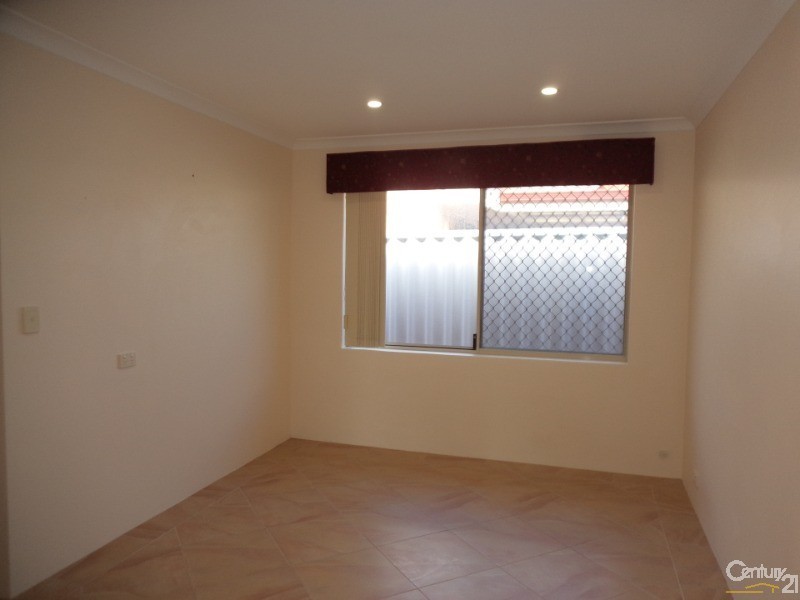 28 Galway Gardens, Warnbro WA 6169