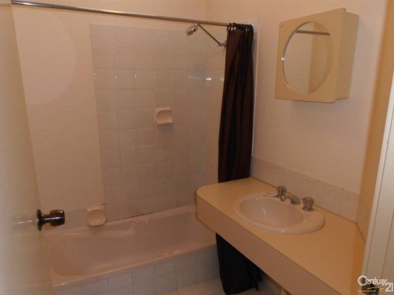 17/8 Merope Close, Rockingham WA 6168