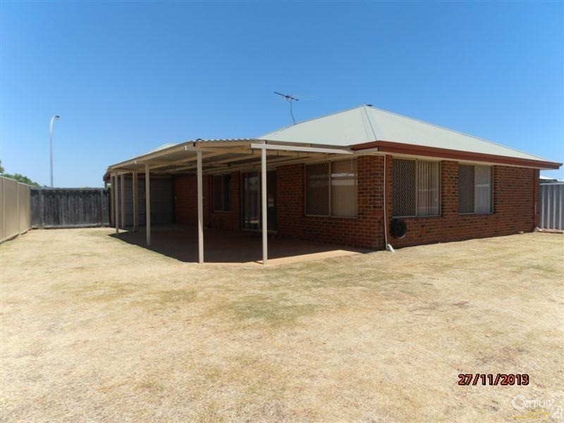 24  Lindeman Court, Waikiki WA 6169