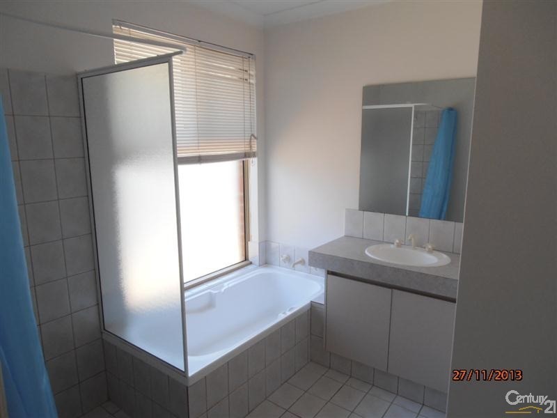 24  Lindeman Court, Waikiki WA 6169