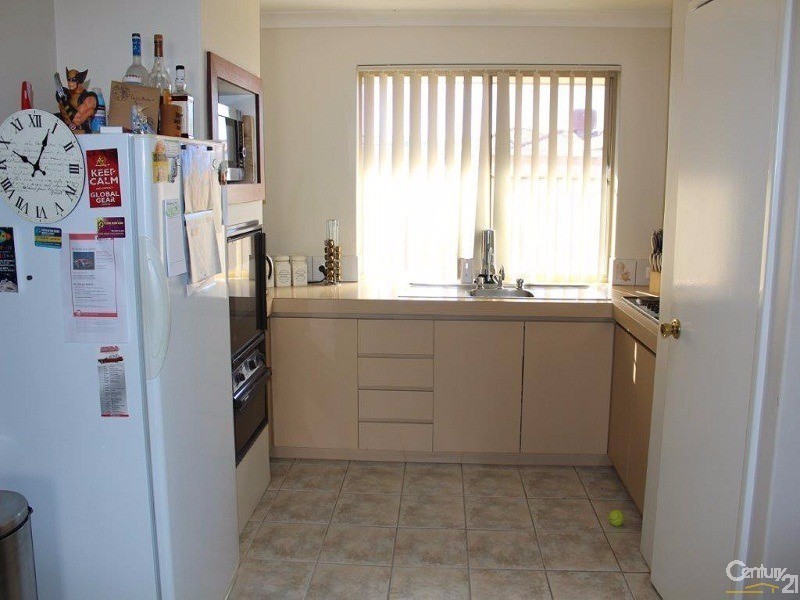 8 Wills Court, Cooloongup WA 6168