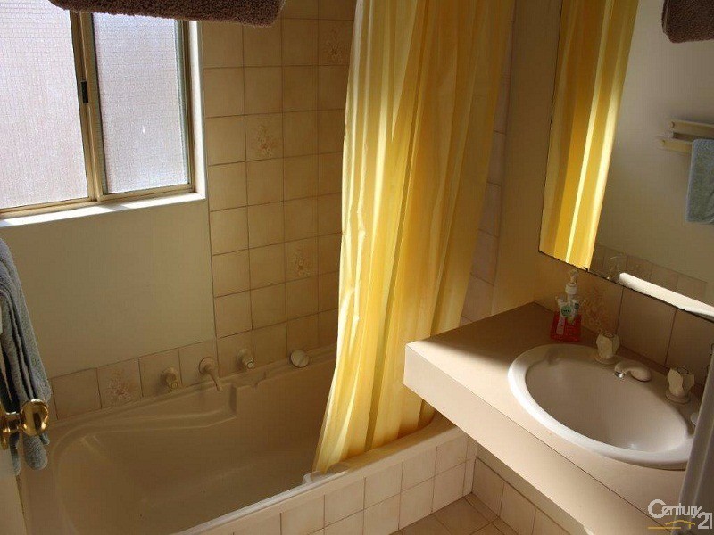 8 Wills Court, Cooloongup WA 6168