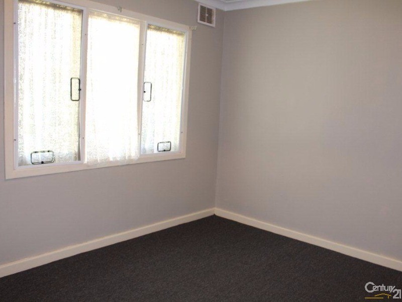 4B Robert Place, Calista WA 6167