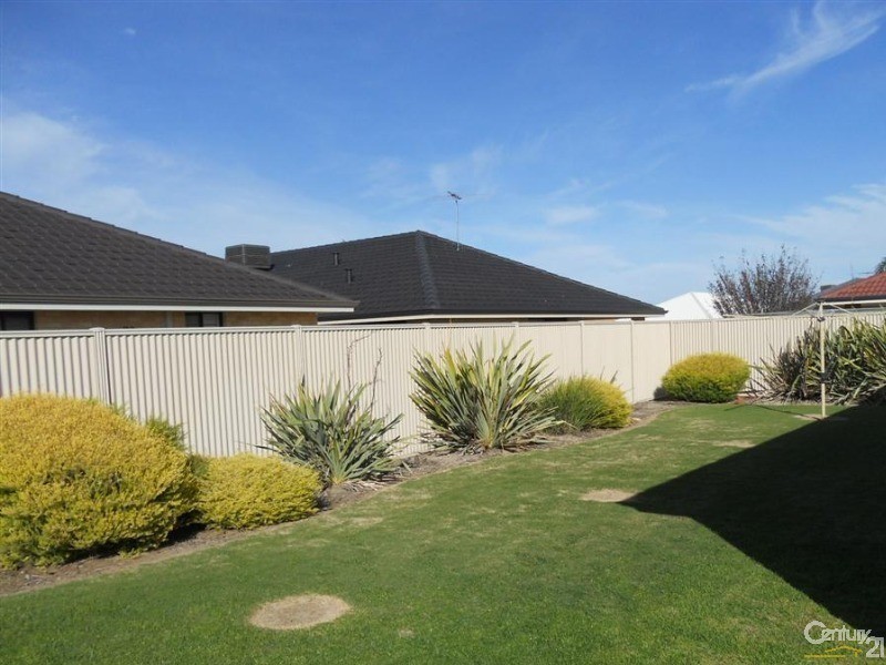 22 Windermere Way, Waikiki WA 6169