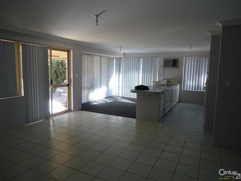 17 Kentia Close, Warnbro WA 6169