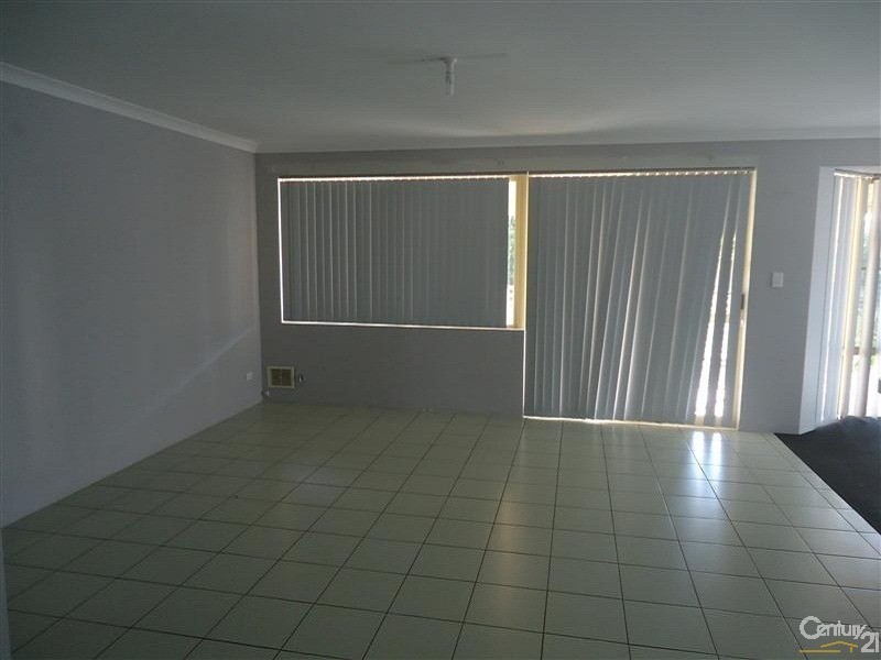 17 Kentia Close, Warnbro WA 6169