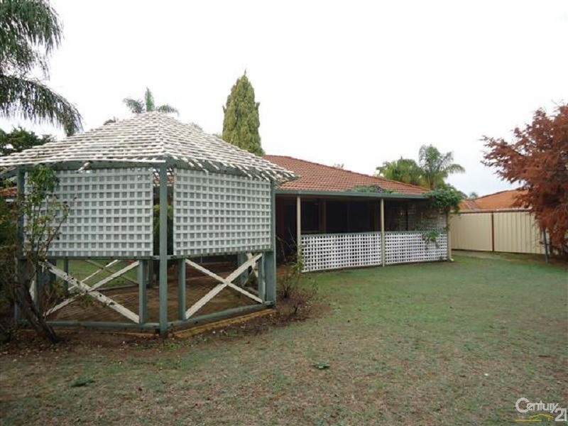 17 Kentia Close, Warnbro WA 6169
