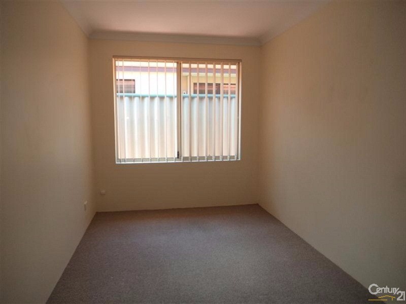 5 Brussels Circuit, Port Kennedy WA 6172