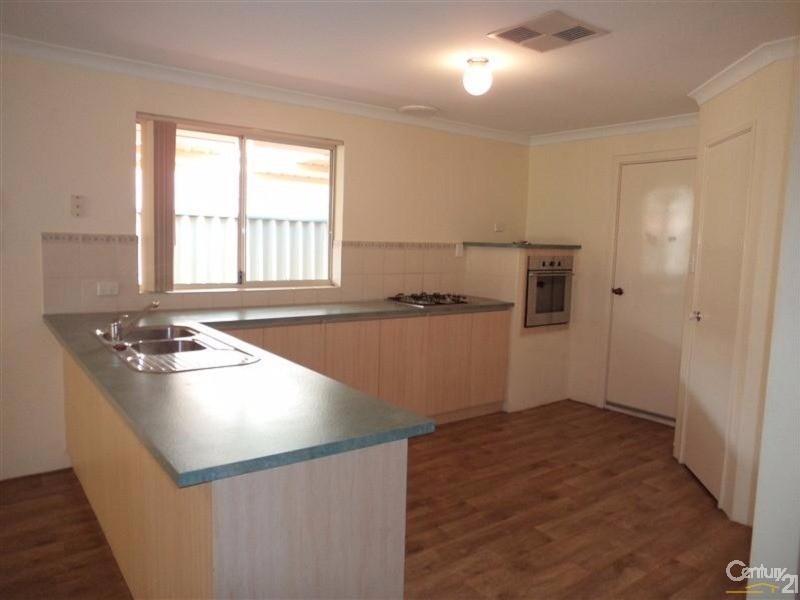 5 Brussels Circuit, Port Kennedy WA 6172