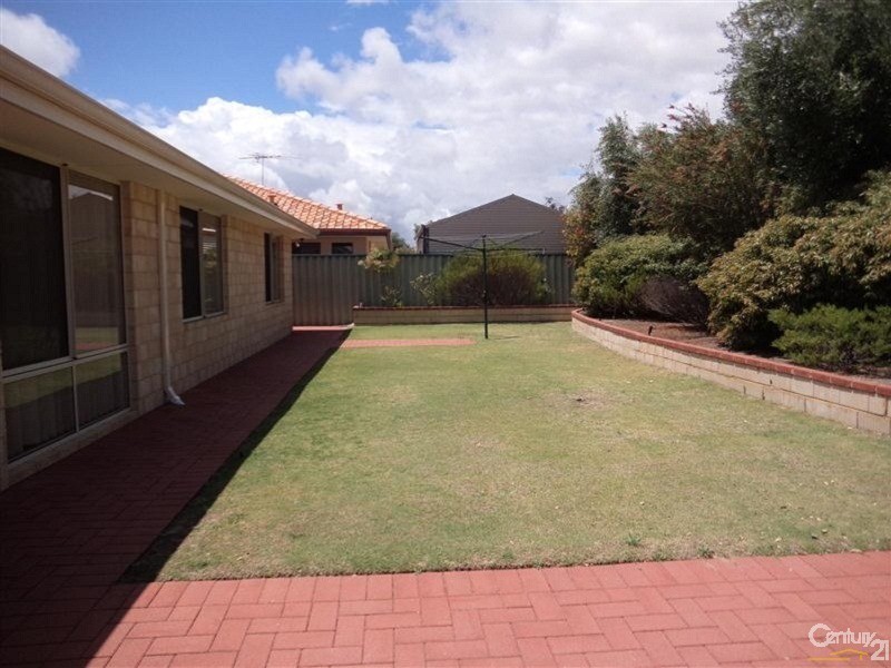 5 Brussels Circuit, Port Kennedy WA 6172