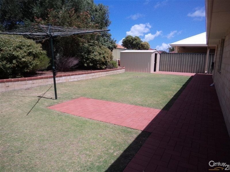 5 Brussels Circuit, Port Kennedy WA 6172