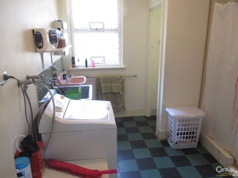 2/8 Houston Street, Rockingham WA 6168