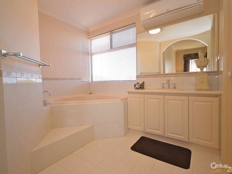 463 Safety Bay Road, Safety Bay WA 6169