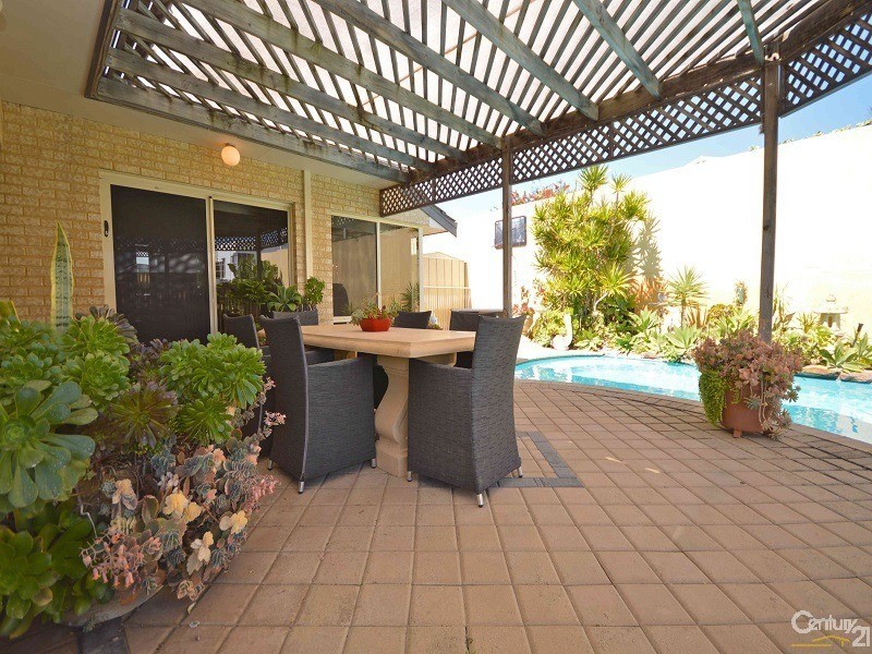 463 Safety Bay Road, Safety Bay WA 6169