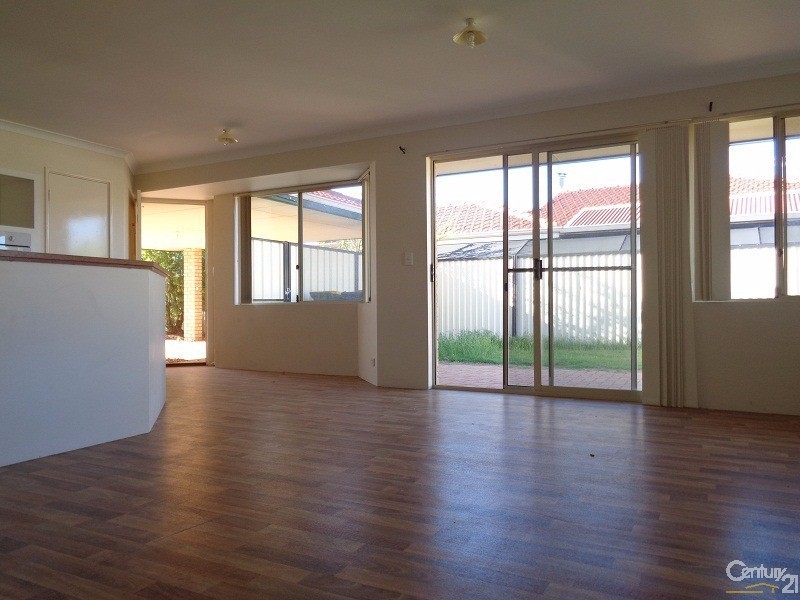 77 Parklands Drive, Warnbro WA 6169