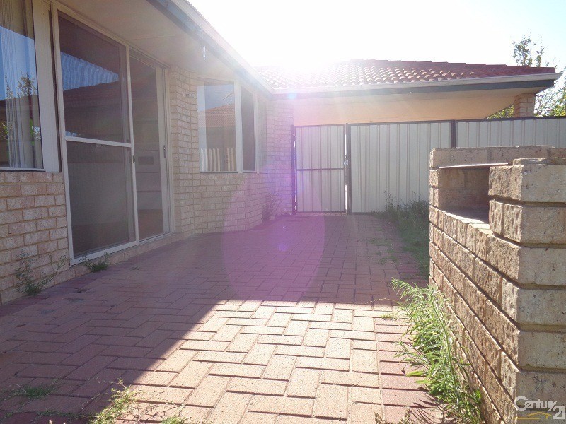 77 Parklands Drive, Warnbro WA 6169