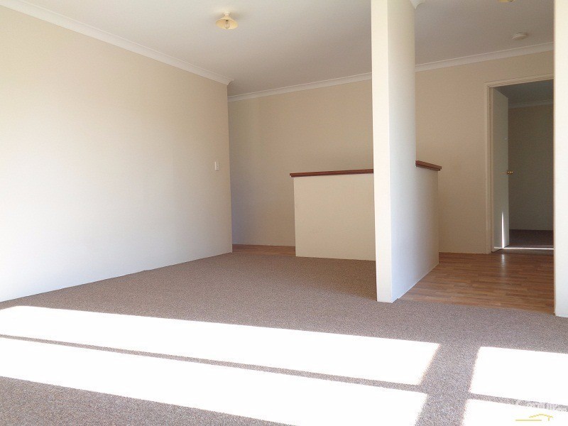 77 Parklands Drive, Warnbro WA 6169