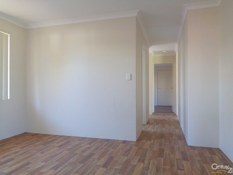 77 Parklands Drive, Warnbro WA 6169