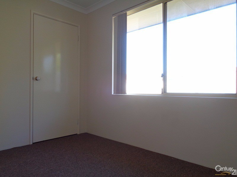 77 Parklands Drive, Warnbro WA 6169