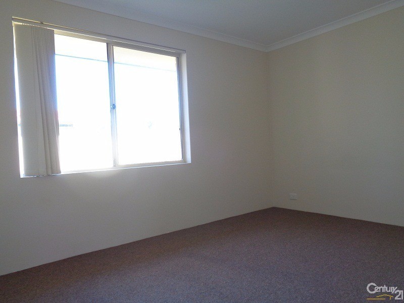 77 Parklands Drive, Warnbro WA 6169