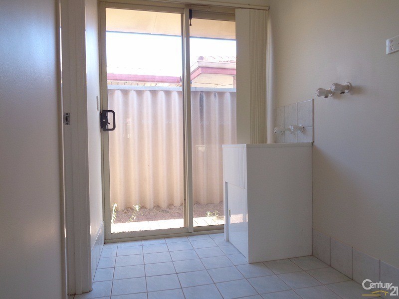 77 Parklands Drive, Warnbro WA 6169
