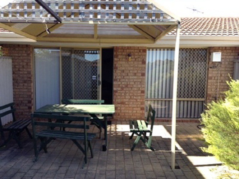 11/8 Merope Close, Rockingham WA 6168