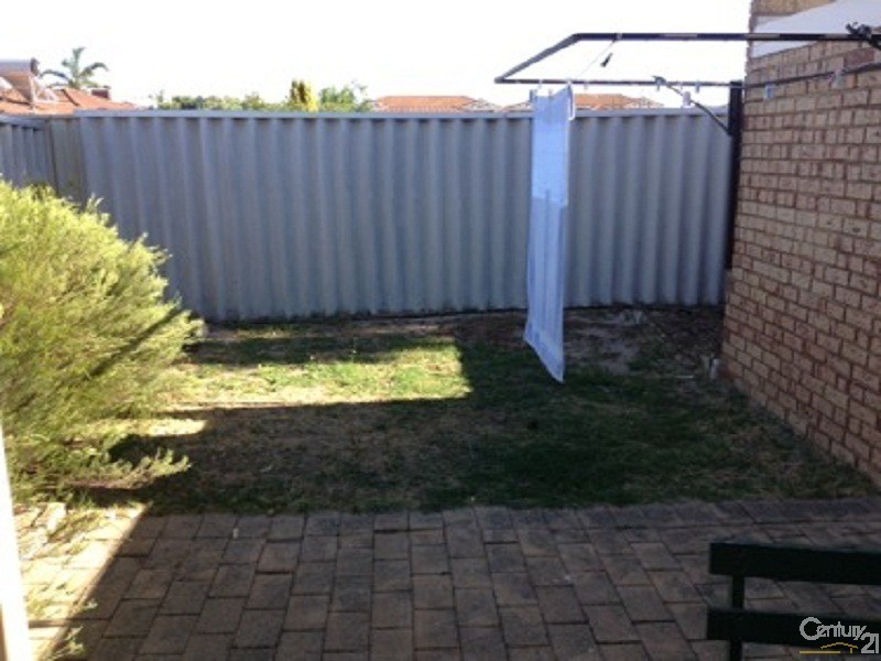 11/8 Merope Close, Rockingham WA 6168