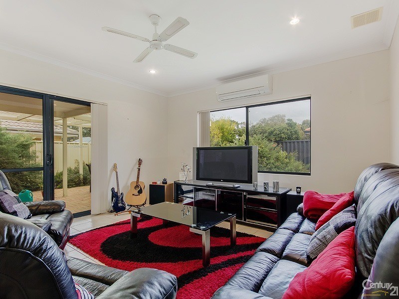 5  Bronte Brace, Secret Harbour WA 6173