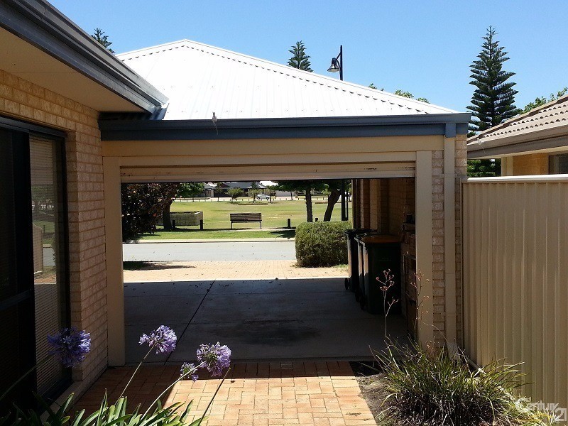 5  Bronte Brace, Secret Harbour WA 6173