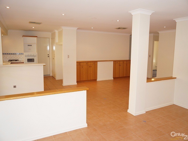 14 Coran Gardens, Warnbro WA 6169