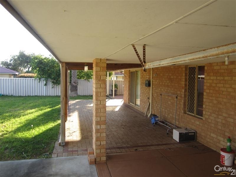 8 Skye Close, Warnbro WA 6169