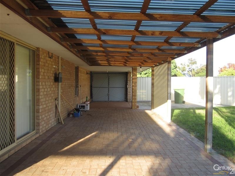 8 Skye Close, Warnbro WA 6169