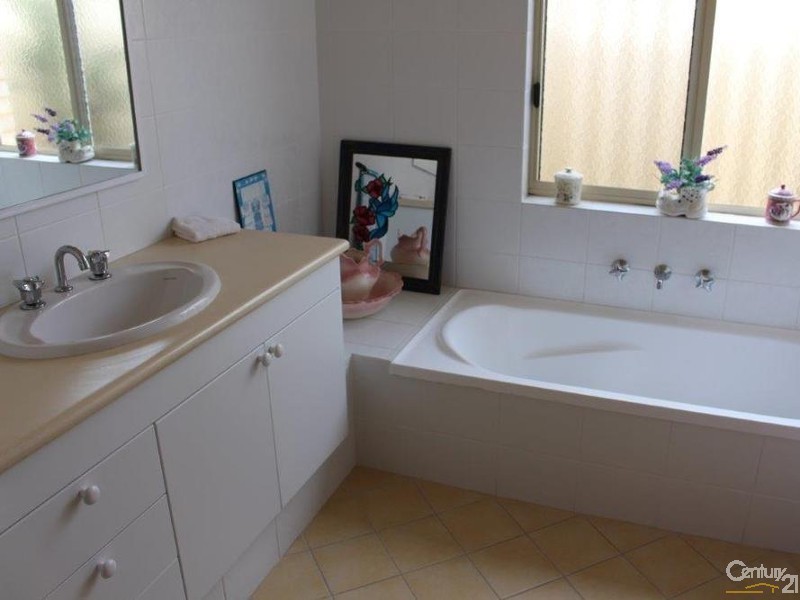 65 Montoro Drive, Port Kennedy WA 6172