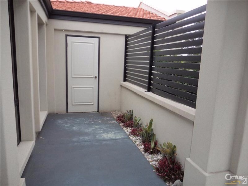 16 Timberlane Loop, Cooloongup WA 6168