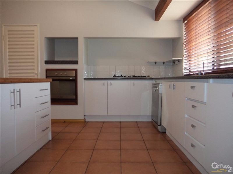 16 Timberlane Loop, Cooloongup WA 6168