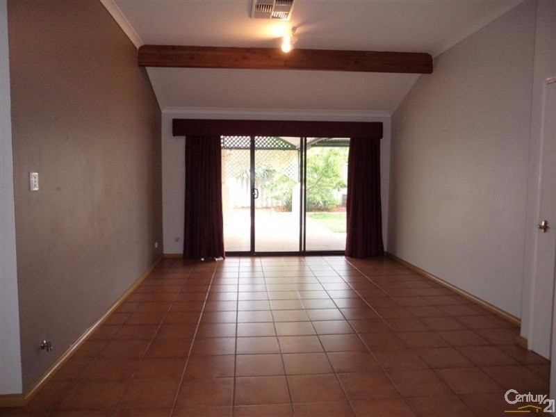 16 Timberlane Loop, Cooloongup WA 6168
