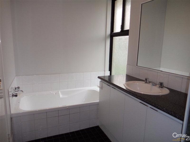 16 Timberlane Loop, Cooloongup WA 6168