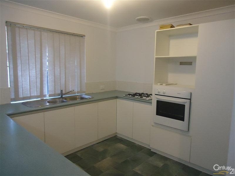 82 Chelmsford Avenue, Port Kennedy WA 6172