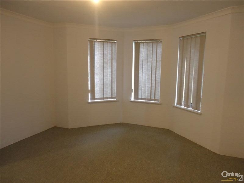 82 Chelmsford Avenue, Port Kennedy WA 6172