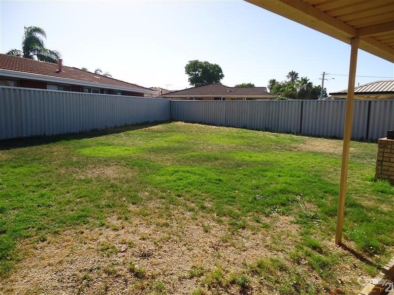 8 Wills Court, Cooloongup WA 6168