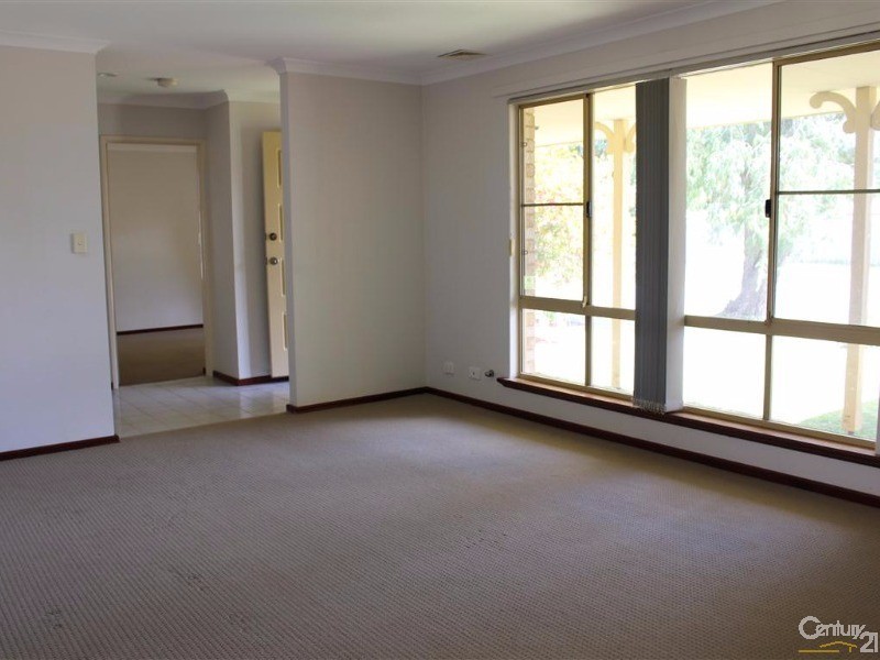 30 Bondi Crescent, Warnbro WA 6169