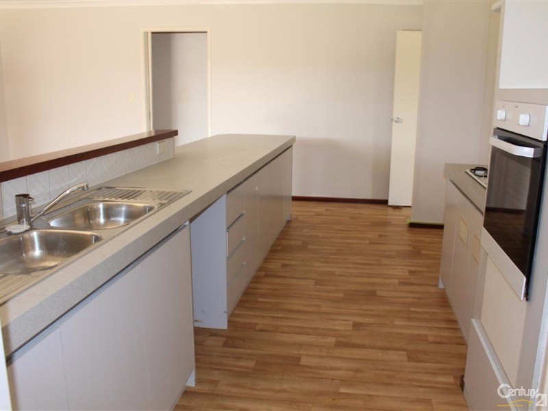 30 Bondi Crescent, Warnbro WA 6169