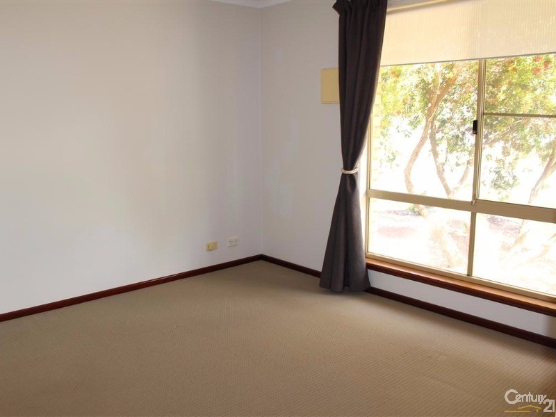 30 Bondi Crescent, Warnbro WA 6169