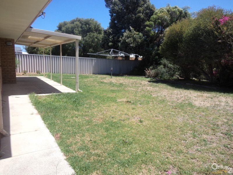 35 Gumnut Crescent, Safety Bay WA 6169