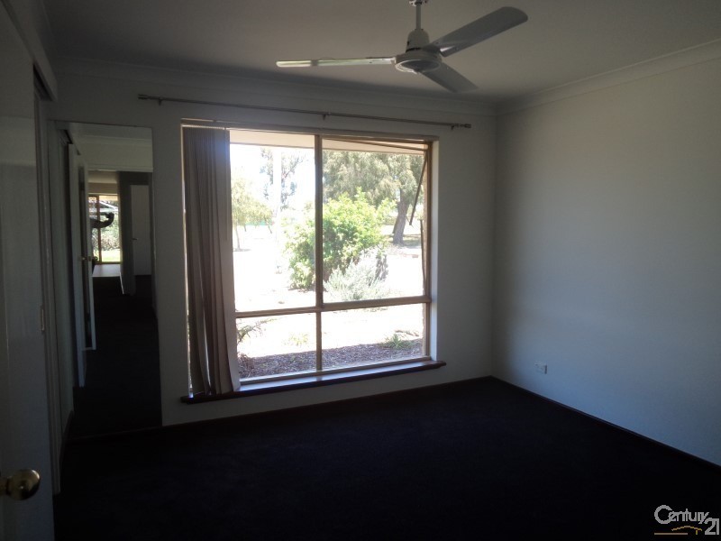 35 Gumnut Crescent, Safety Bay WA 6169