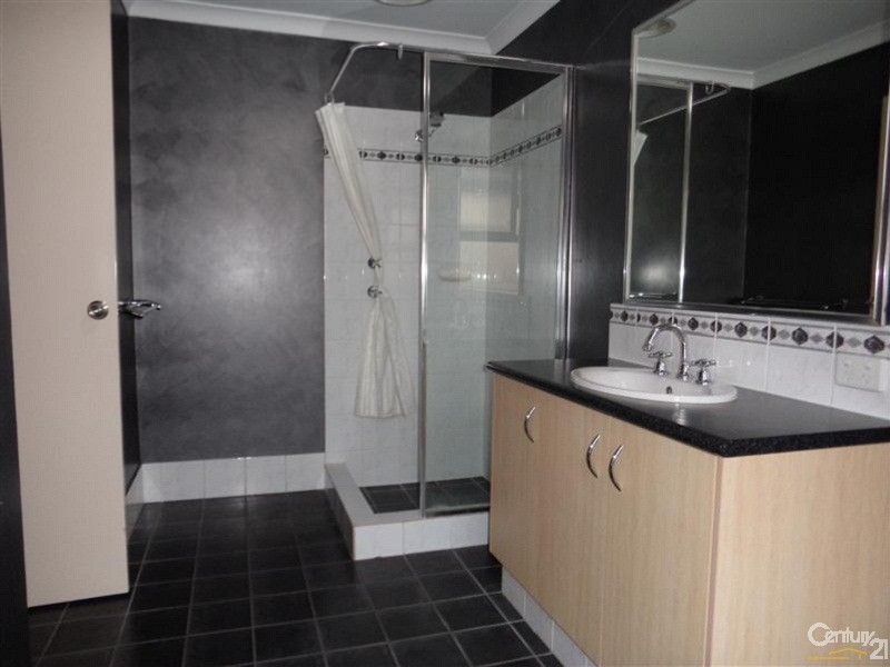 33 Edenhall Terrace, Waikiki WA 6169