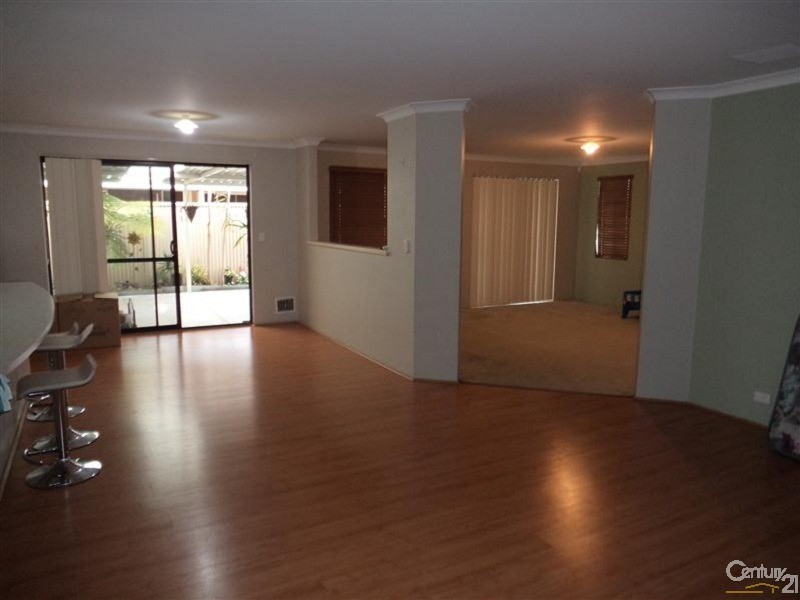 33 Edenhall Terrace, Waikiki WA 6169