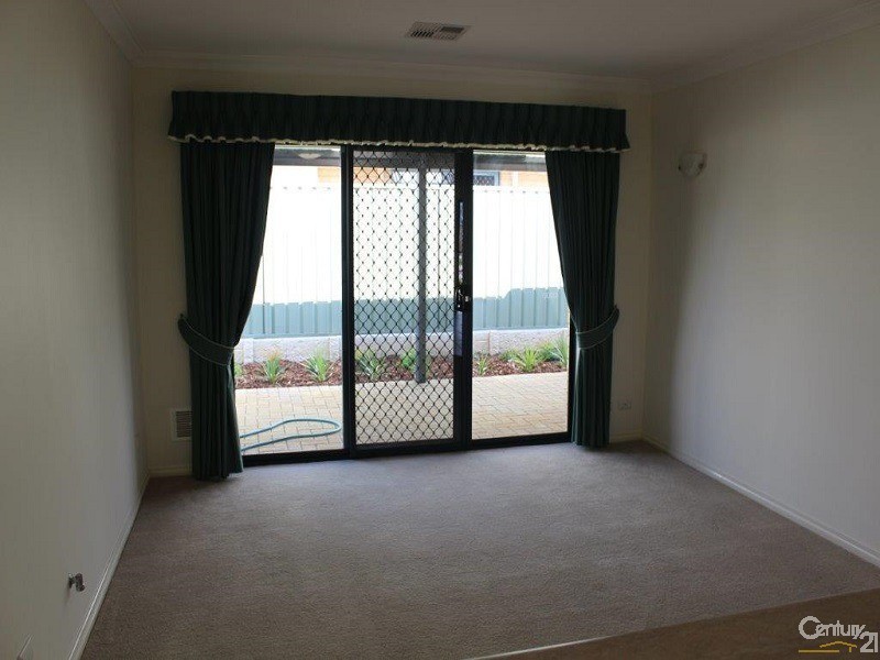 Villa 10 Olivenza Crescent, Bethanie Waters, Port Kennedy WA 6172